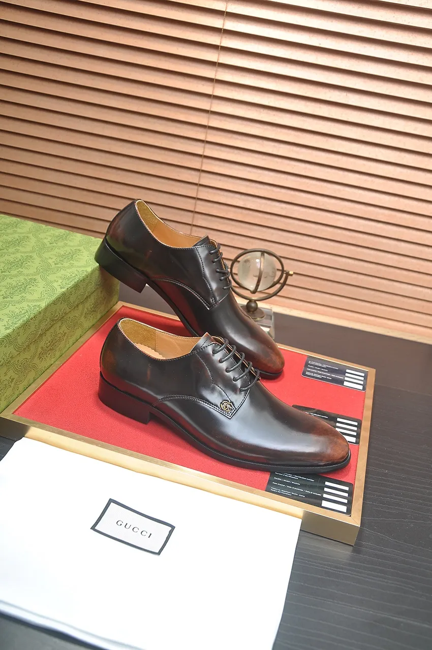 Men's shoes💰500💶Italy's top luxury men's shoe giant (GUCCI) (Gucci) (full cowhide lining) new arrival🍃Original European style🔰 Pleasant to the eye😍In order to make the shoes more durable and non-deformable🌀The production continues to follow traditional methods but there is still no lack of innovation💪Choose original sheepskin for the leather♻️ Smooth and natural And extra bright ⭐Made of imported cowhide, the first choice of rich people 38-45 (45 customized)
